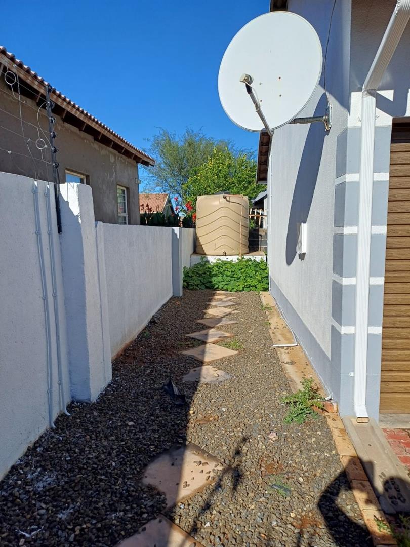 3 Bedroom Property for Sale in Roodepan Northern Cape